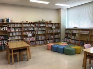 三輪公民館新館図書室の写真