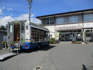 移動図書館車2