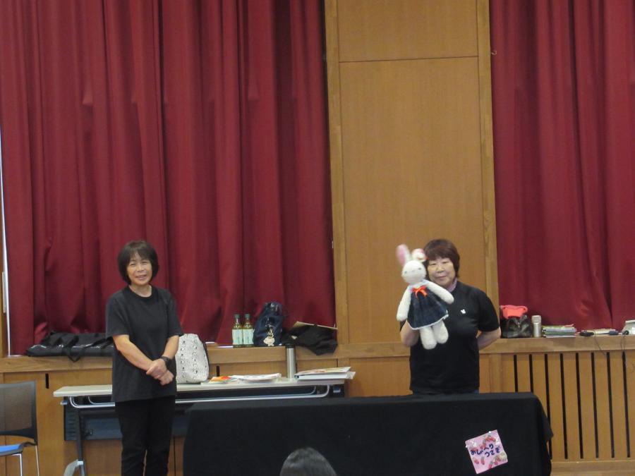 講師の二人がお話しを始める場面