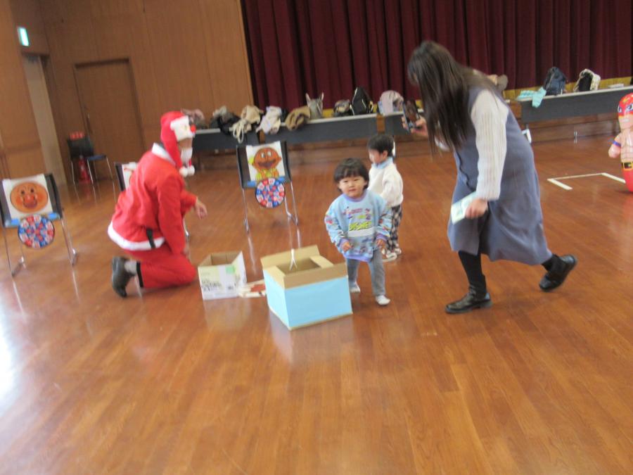 遊ぶ様子