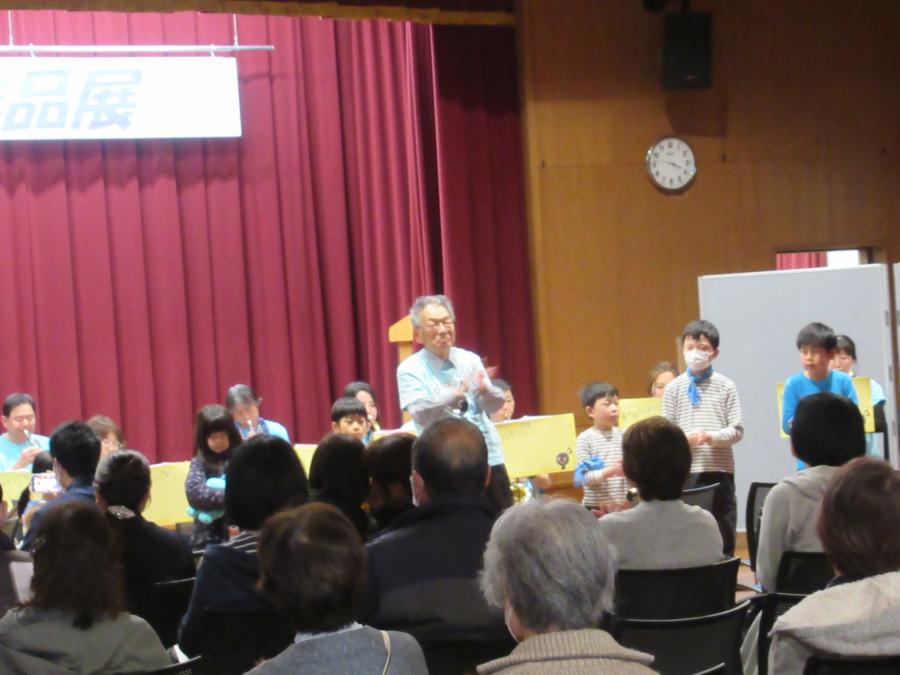 子どもたちも参加しているところ