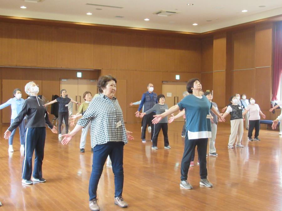 胸を開く運動