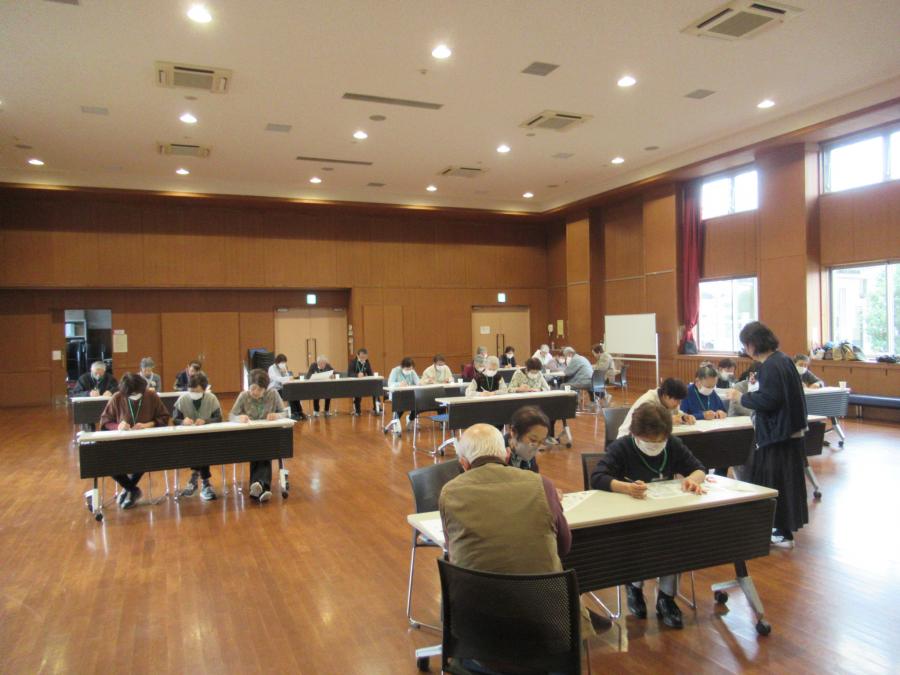 問題に取り組む受講者の様子問題に取り組む受講者の様子