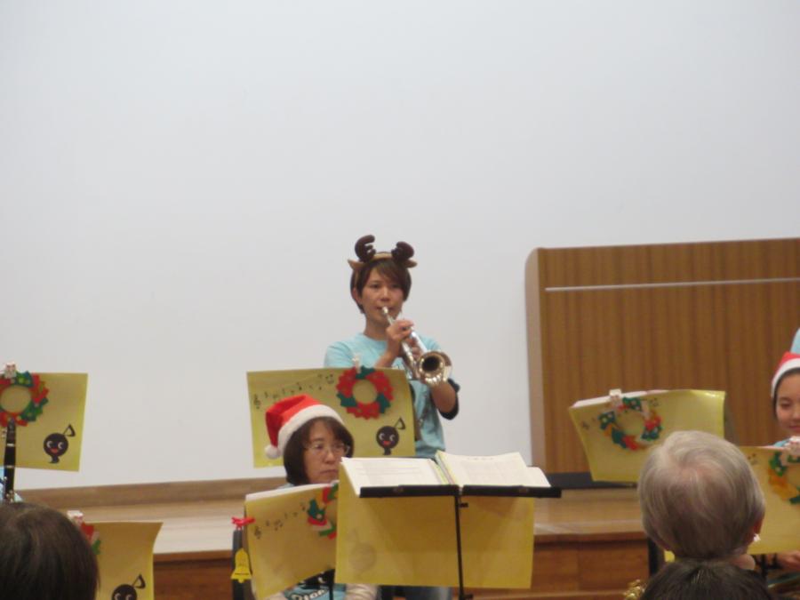 トランペットの楽器紹介の様子