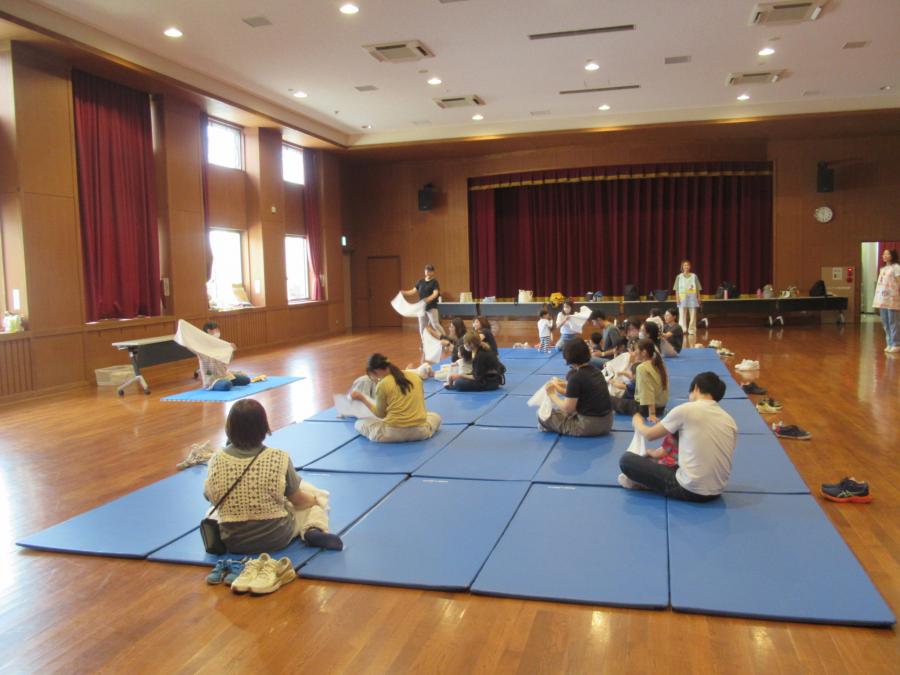 タオル遊びをしている所