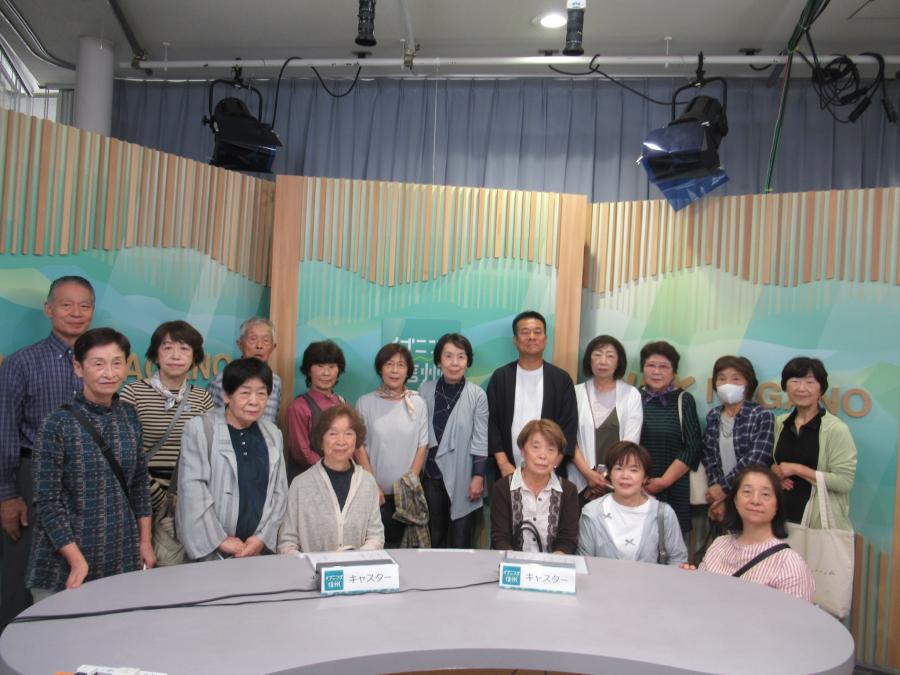 アナウンサー体験で集合写真