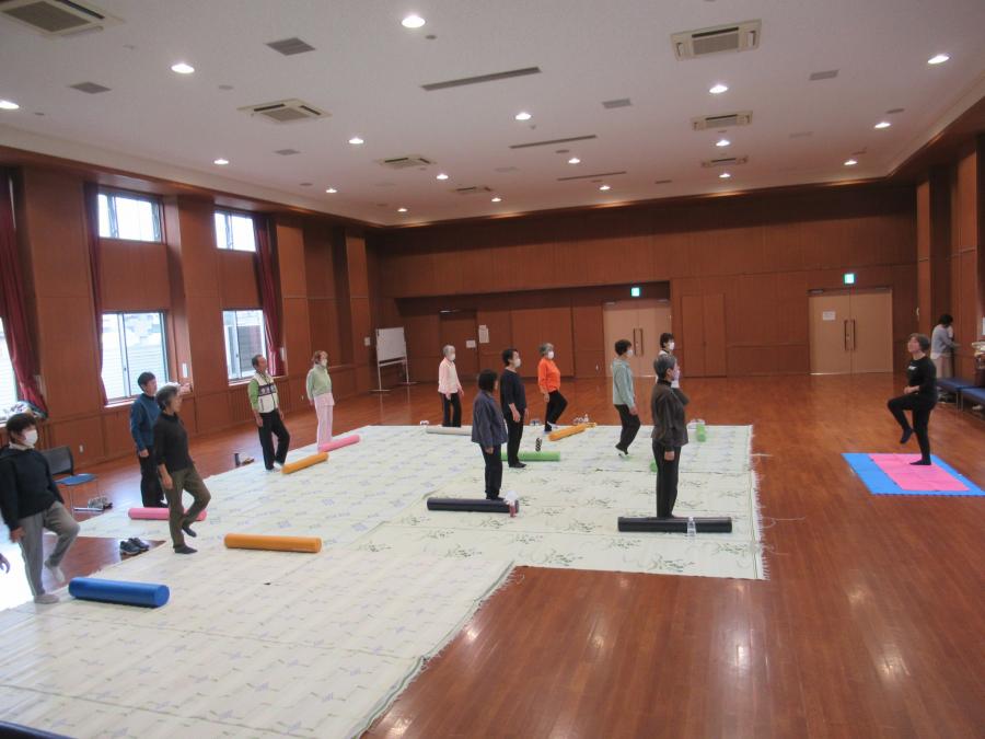 片足立ちの検査をしている様子