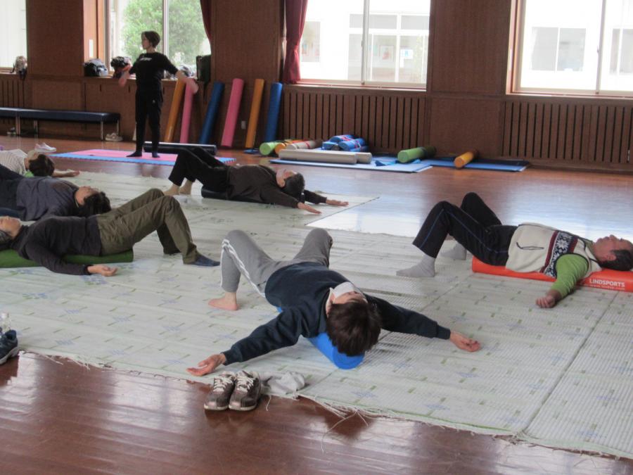 身体のゆがみを直す様子