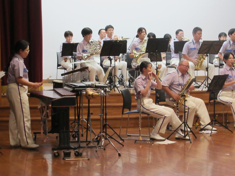 音楽隊の演奏の様子