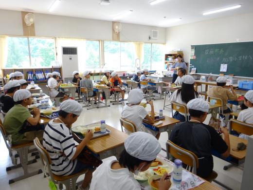 給食