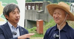 市長(左)と清水さん(右)の写真