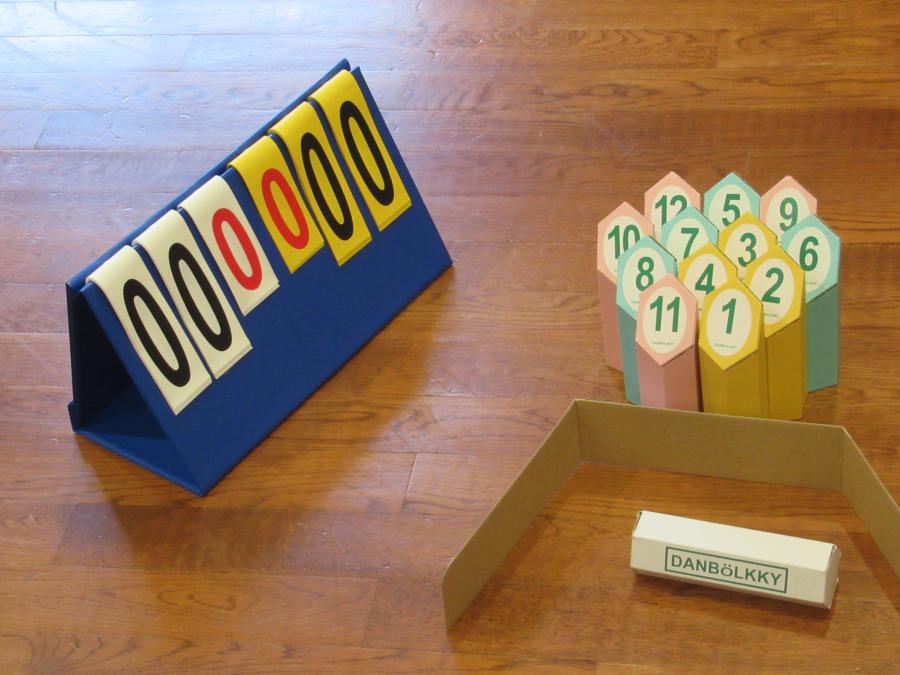 室内用モルックの用具の写真