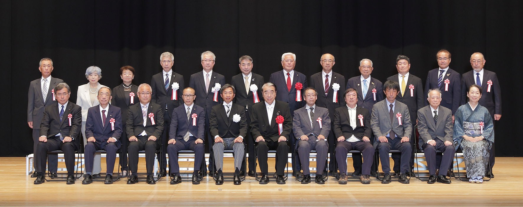 市政功労表彰(消防以外)、善行表彰を受けた皆さんの写真