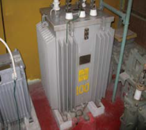 変圧器の写真