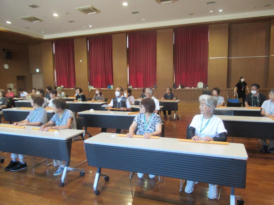講師の話を聞く様子