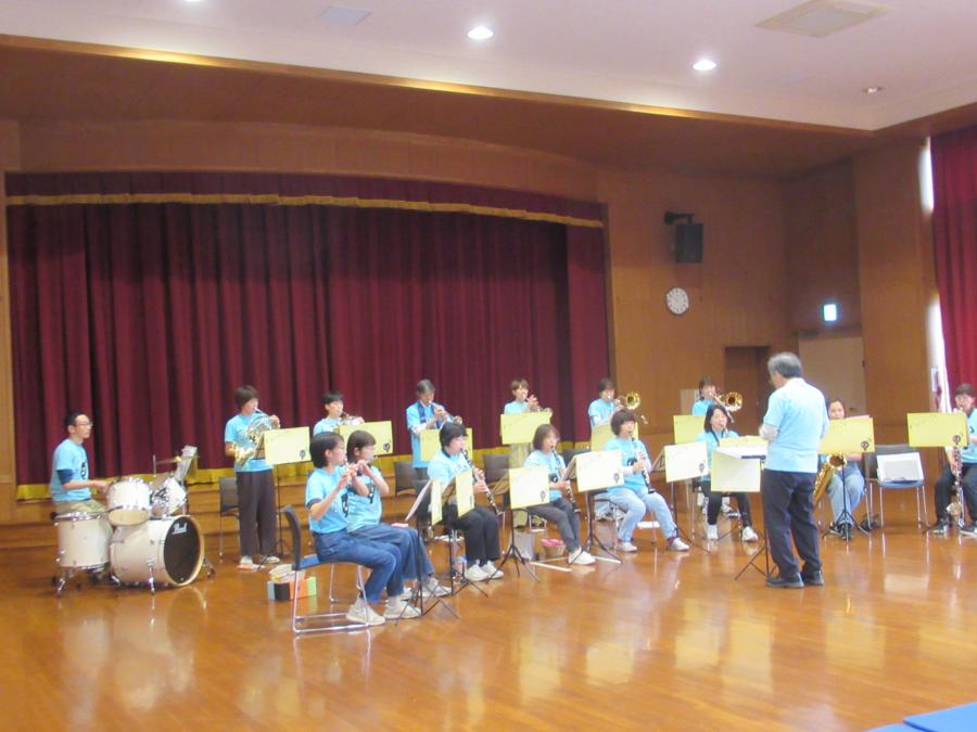 吹奏楽の演奏風景