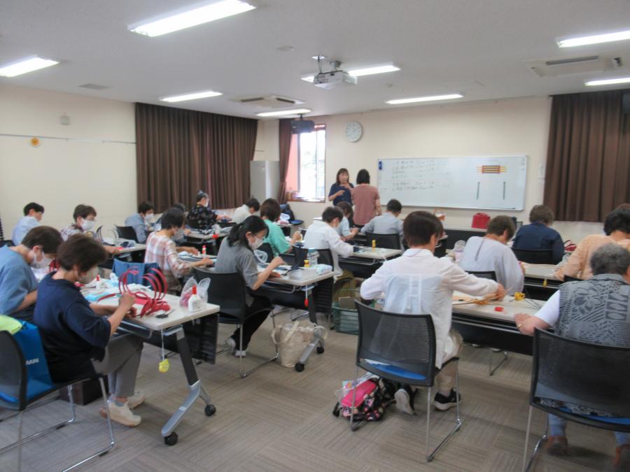 底を作っている様子