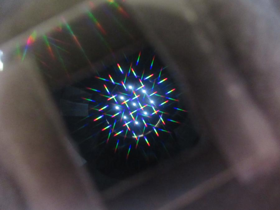 虹色スコープの中がきれいに光る様子