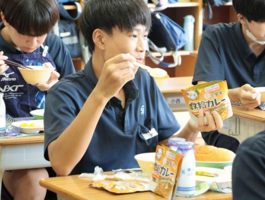 給食3