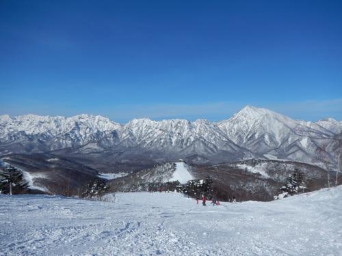 戸隠スキー場（ゲレンデと戸隠連峰）