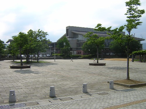 長野運動公園中央広場・体育館写真