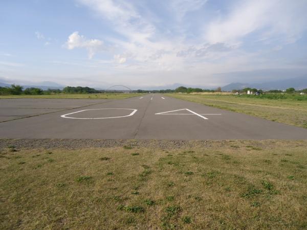 若穂多目的広場（グライダー場）の写真です