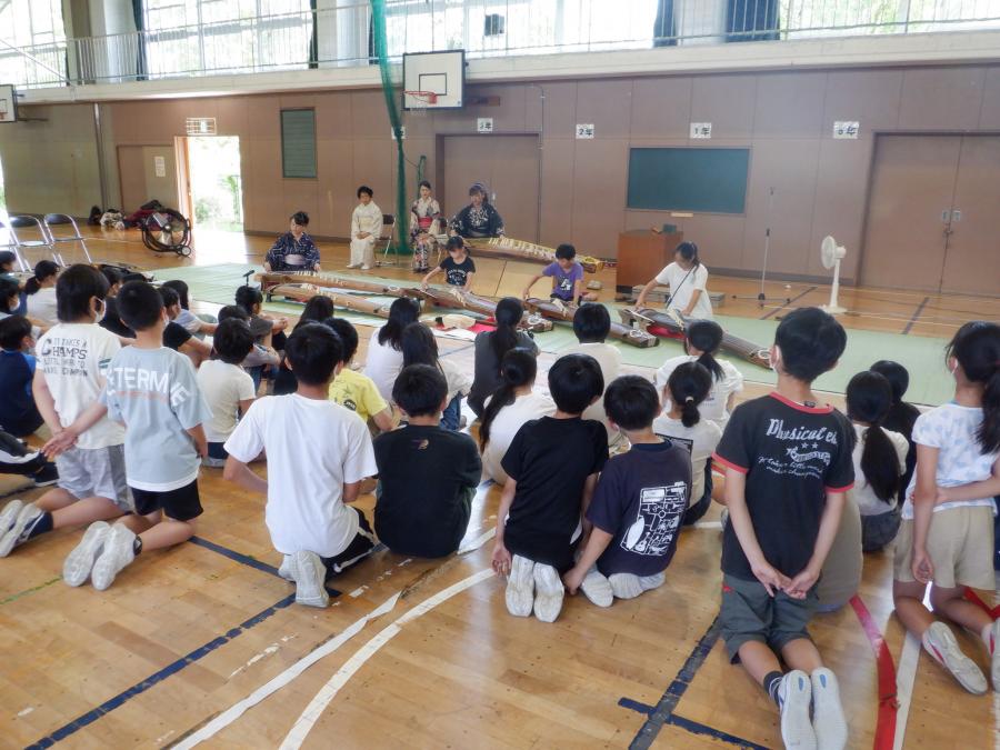 浅川小学校訪問公演