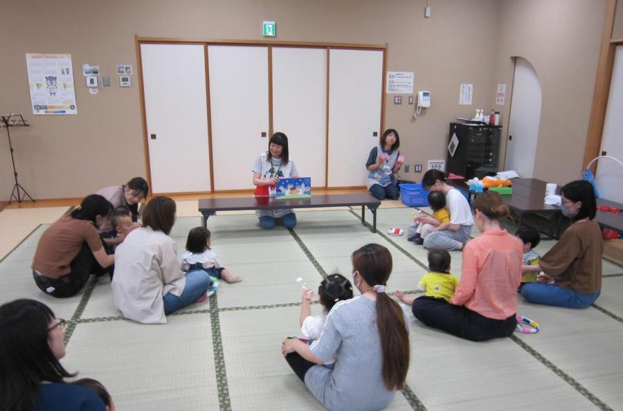 読み聞かせの様子