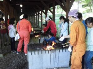 野外炊飯場の様子