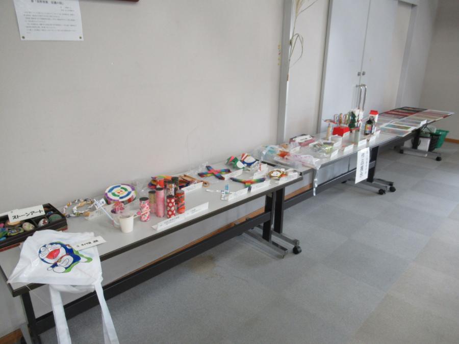 成人指導者の会の作品展示